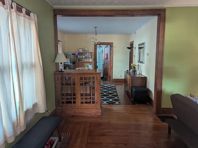 1141 Campeau St — Photo 5