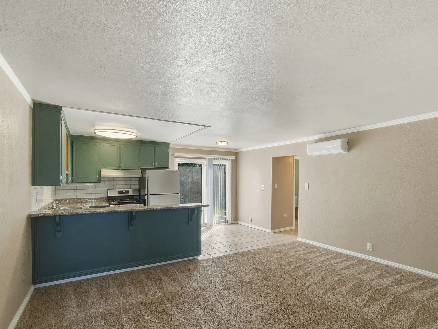 1540 Hesket Way — Photo 3