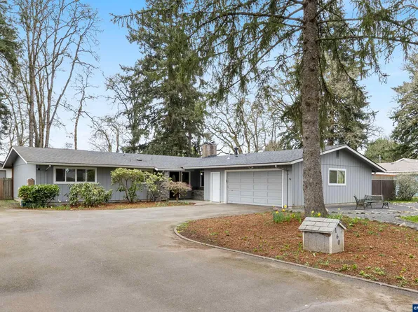 160 Oak Ln, Lebanon, OR 97355