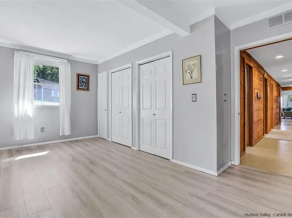 699 N Ohioville Rd, New Paltz, NY 12561