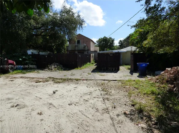 408 NW 97th St, Miami, FL 33150