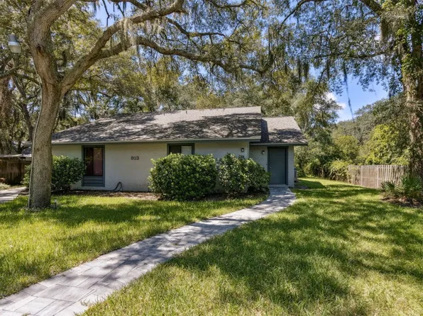 913 S 18th St, Fernandina Beach, FL 32034
