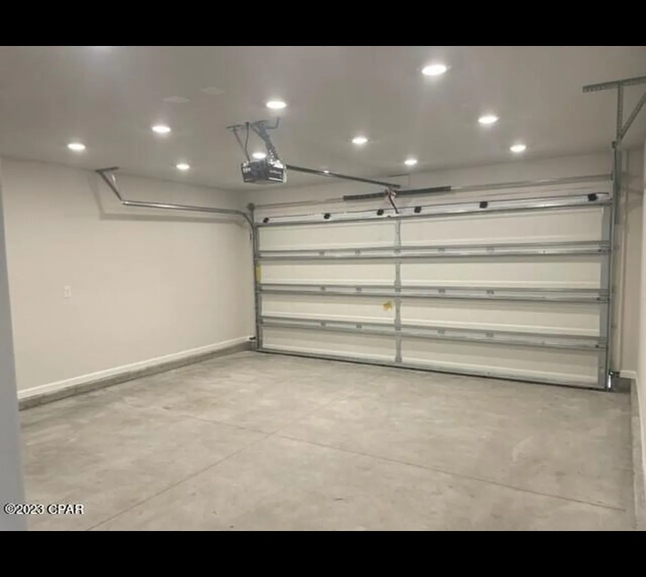 4 bed, 1387 sqft, $2,250 — Photo 2