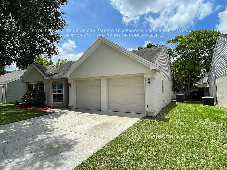 829 W Charing Cross Cir — Photo 3