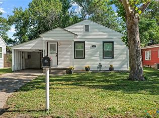 1610 E Rosebud Ave, Victoria, TX 77901