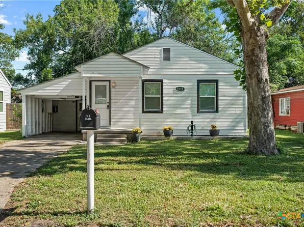 1610 E Rosebud Ave, Victoria, TX 77901