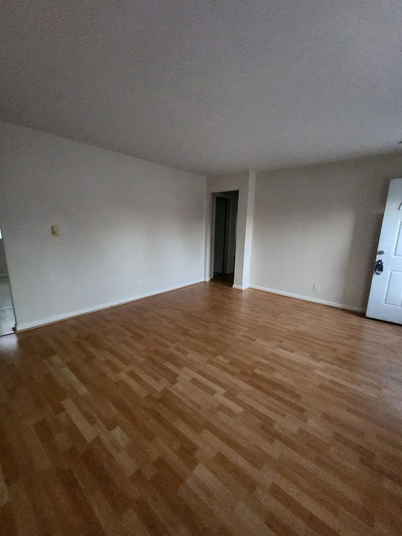 Two Bedroom Duplex located on the Westside off West 10th St and Lynhurst Dr — Photo 3