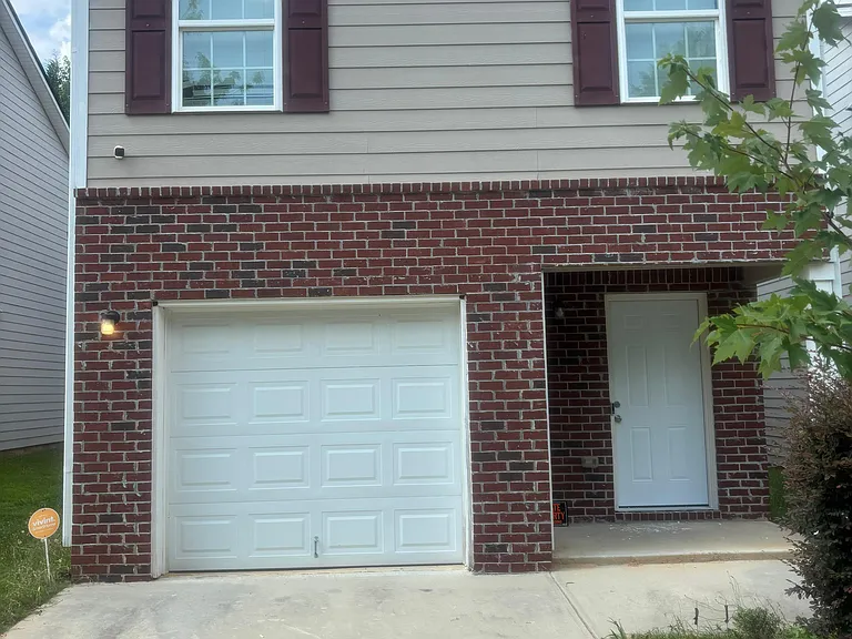 2144 Belmont Cir — Photo 14