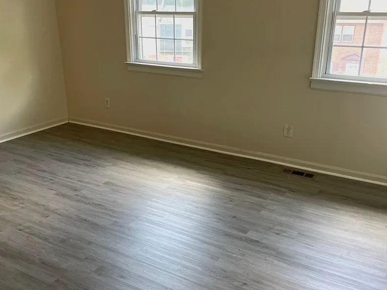 725 Denton Cir — Photo 4