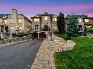 126 Hillview Rd, Aurora, ON L4G2M5