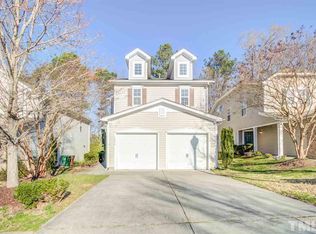 2038 Remington Oaks Cir, Cary, NC 27519