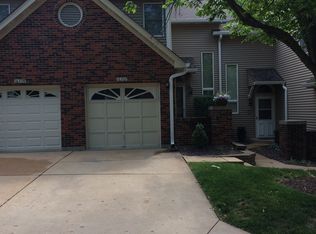16207 Lea Oak Dr, Chesterfield, MO 63017