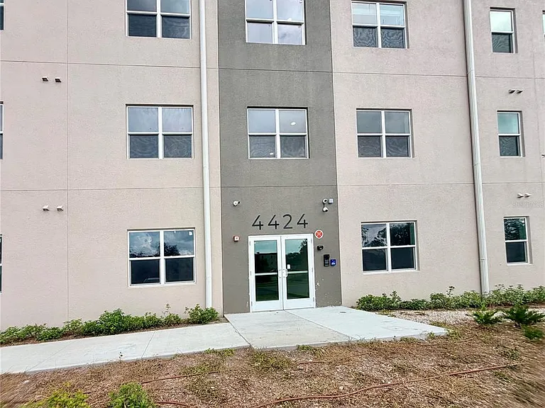 4424 S Texas Ave #1-302 — Photo 2