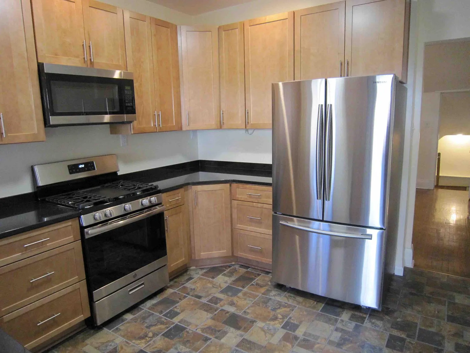 6339 Phillips Ave — Photo 2