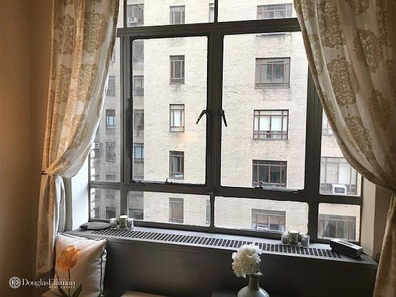 5th image of 25 Central Park W APT 14U