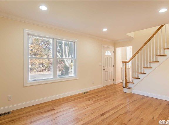 2nd image of 68 Heckscher Spur Dr