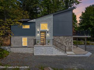 1002 Bison Trl, Lake Ariel, PA 18436