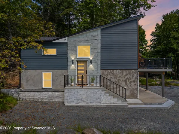 1002 Bison Trl, Lake Ariel, PA 18436