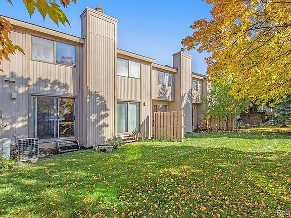 4th image of 5323 Wright Way S #1