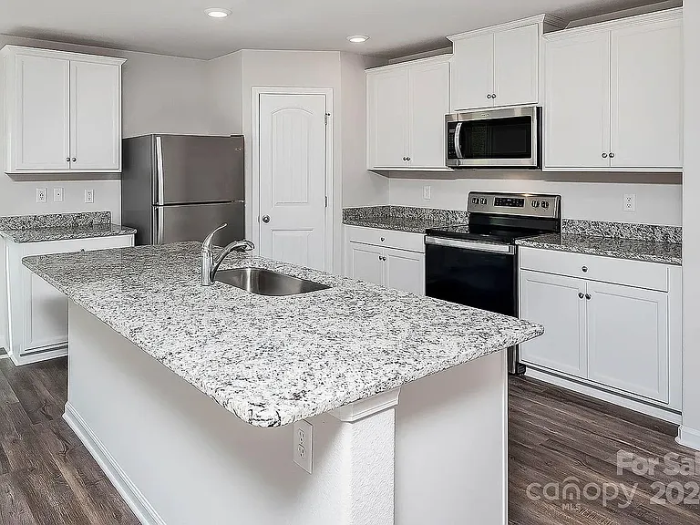 2134 Transatlantic Ave — Photo 2