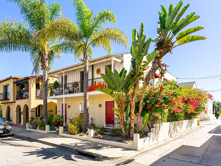 22 Ximeno Ave #R — Photo 1