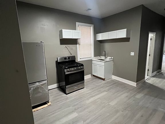 2nd image of 6753 S Loomis Blvd #1