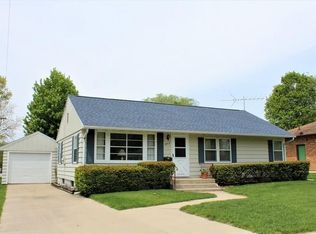 403 S Jackson St, Morrison, IL 61270