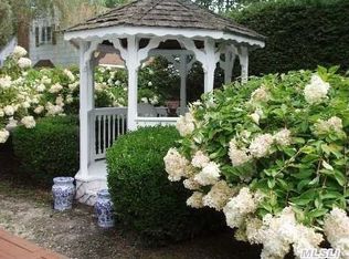 4 Sioux Dr, Commack, NY 11725