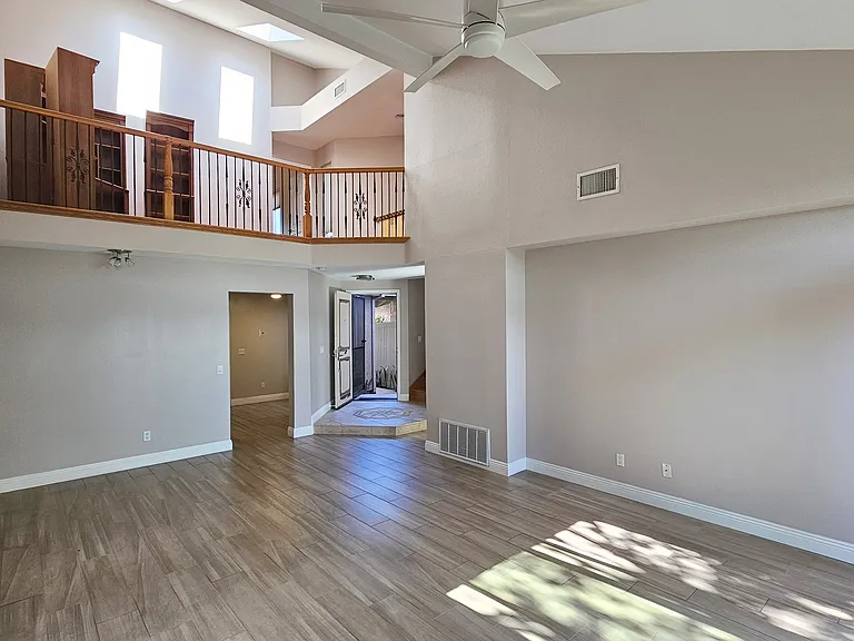 18219 Hampton Ct — Photo 7