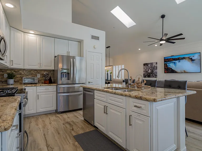 Newer Chef's Kitchen: All Stainless Steel Appliances