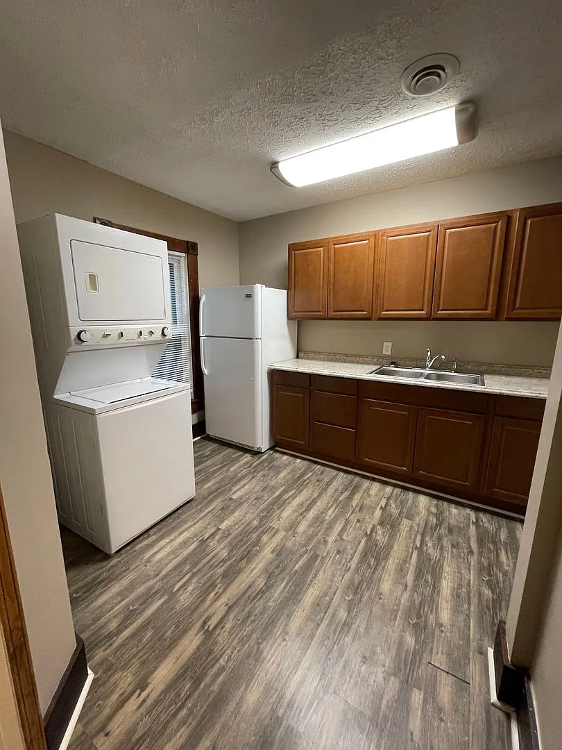 504 S 4th- HBS — Photo 1