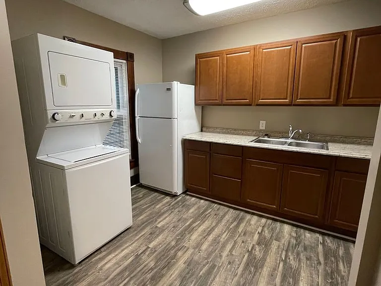 504 S 4th- HBS — Photo 1