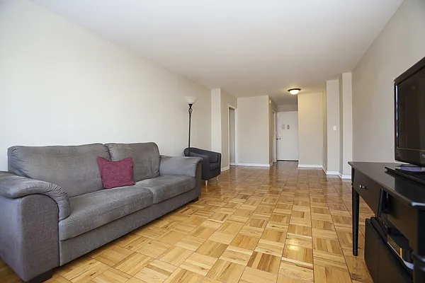 Rented by BLU Real Estate | media 6