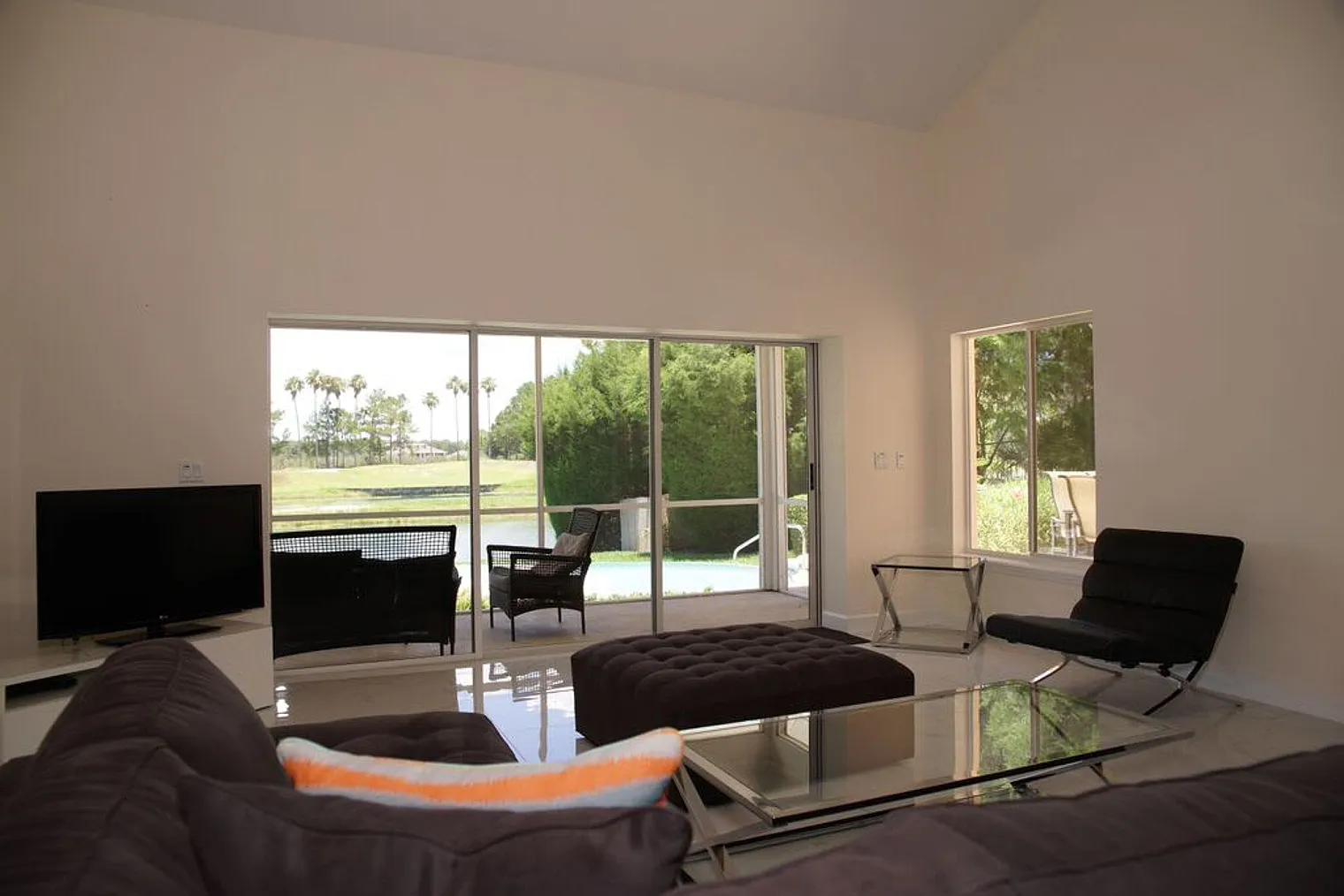 3 bed, 3.0 bath, 1786 sqft, $8,564 — Photo 3