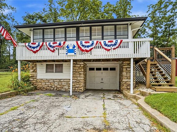 2nd image of 152 Beach Dr