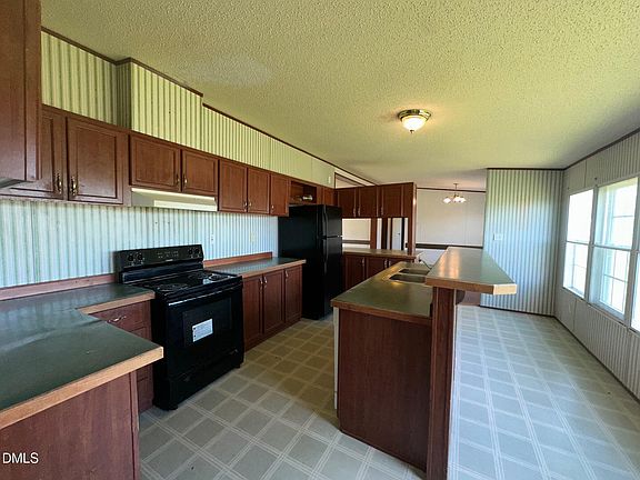 4th image of 9024 Carolina #561