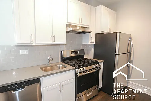 1613 W Berteau Ave #3 Photo 1
