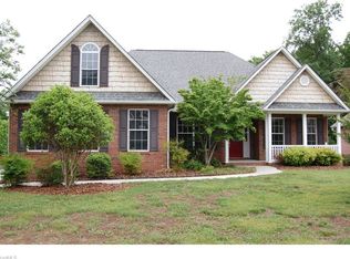 1110 Dogwood Ln, Archdale, NC 27263