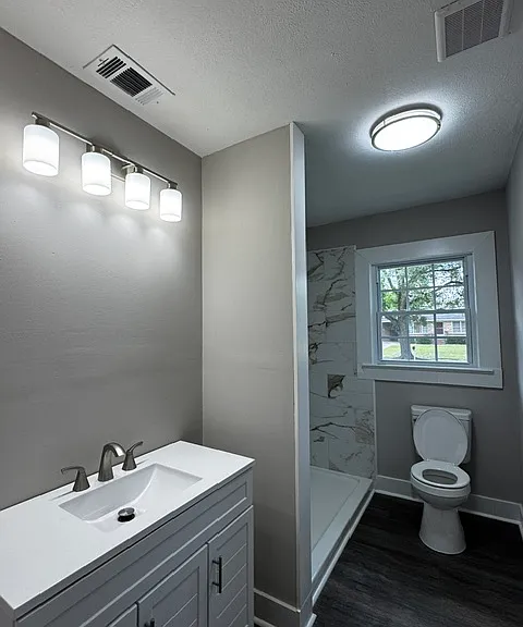 2841 Hawthorne Dr — Photo 7