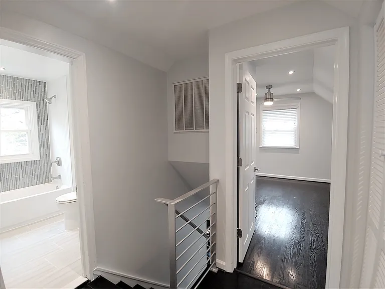 2216 Harvard Dr — Photo 12