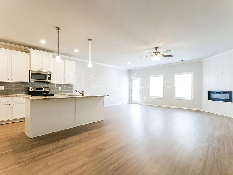 5350 Fox Den Rd — Photo 4