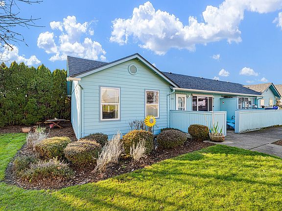 3rd image of 5524 E St