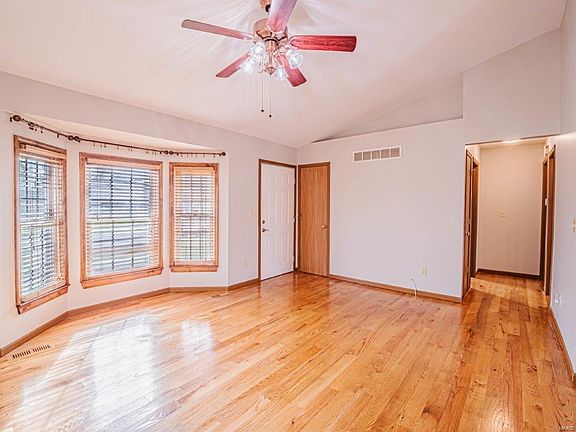 5th image of 74 Mallard Pointe Dr