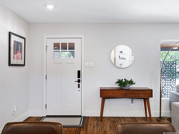 4th image of 226 KAREN LN