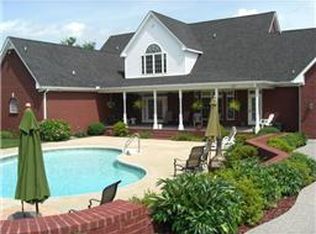 352 Ben Albert Rd, Cottontown, TN 37048