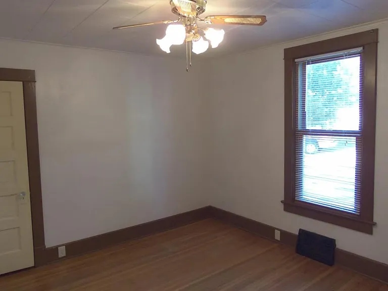 1710 Harwood St — Photo 12