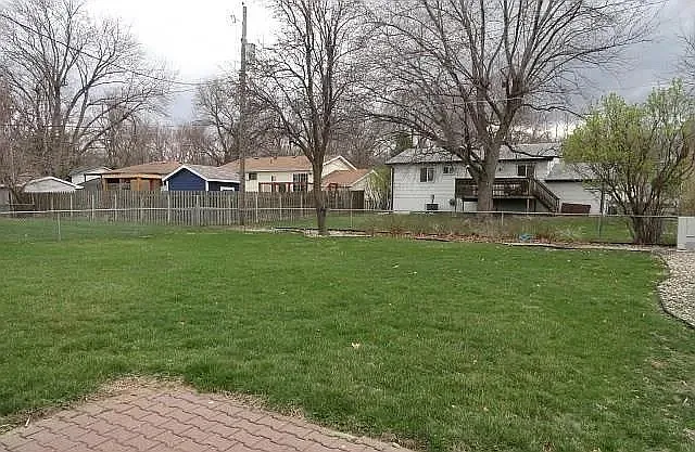 3 bed, 944 sqft, $1,950 — Photo 3