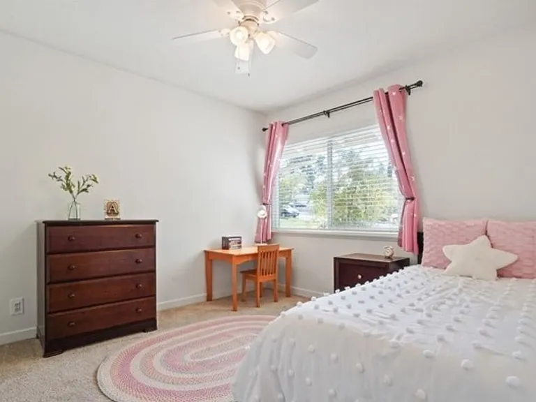2590 Scott Pl — Photo 7