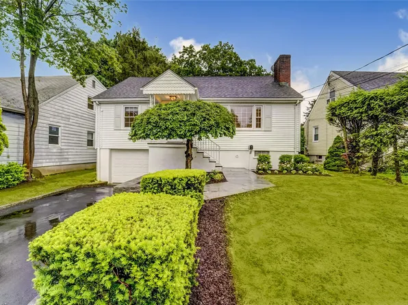 28 Lawrence Street, Mount Kisco, NY 10549