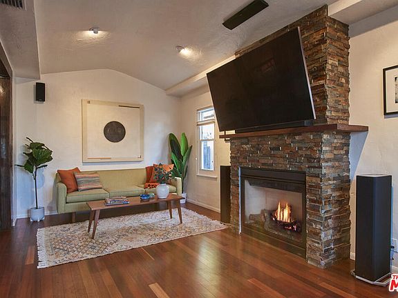 3rd image of 3127 Glenmanor Pl
